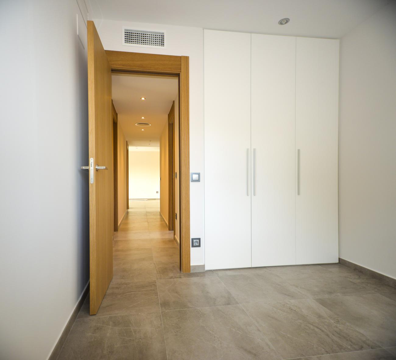 finished guest room with closet - Ballard & Mensua